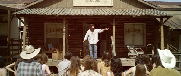 『チャーリー・セズ／マンソンの女たち』　（C）2018 SQUEAKY FILMS, LLC