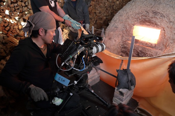 スカーレット窯内撮影風景　連続テレビ小説「スカーレット」（C）NHK