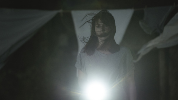 『ホール・イン・ザ・グラウンド』