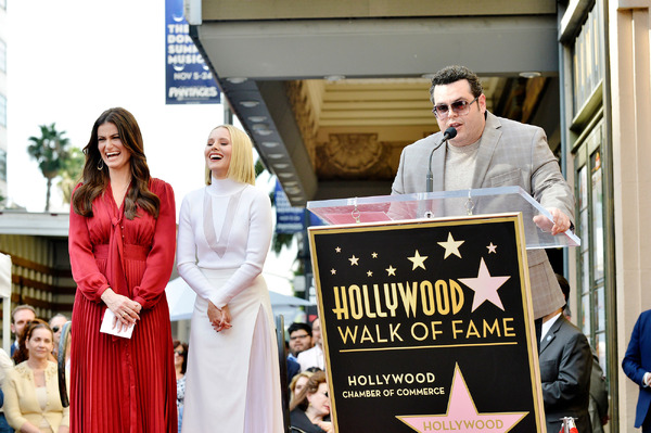 イディナ・メンゼル＆クリスティン・ベル＆ジョシュ・ギャッド (C) Getty Images