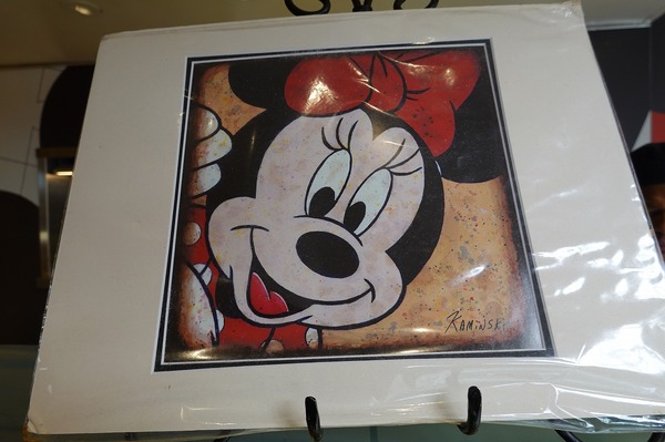 BIG5と楽しく食事！As to Disney artwork, logos and properties： (C) Disney