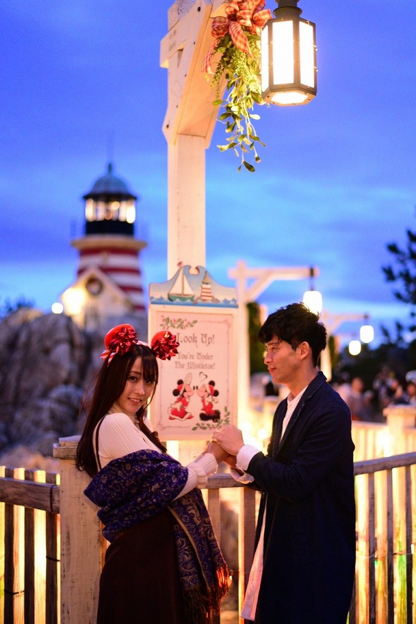 ロマンティック過多！夜景さんぽでXmasのシーを満喫(C) Disney