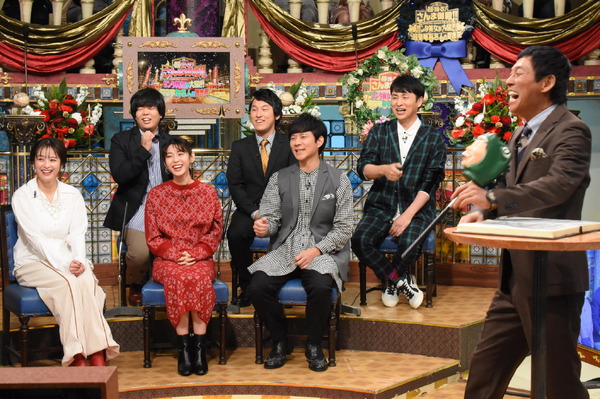「超踊る！さんま御殿!!サンタ美女が大騒ぎ！超豪華有名人の聖夜祭」（C）NTV