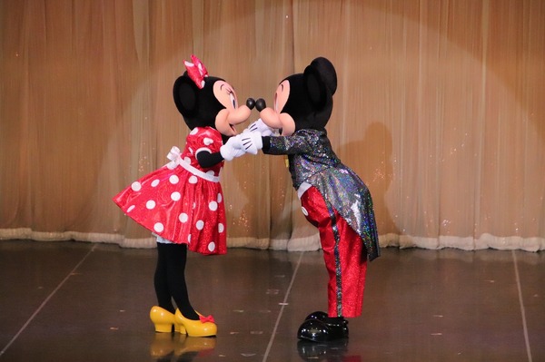 新成人のみなさんおめでとうございます☆令和元年度浦安市成人式(C) Disney