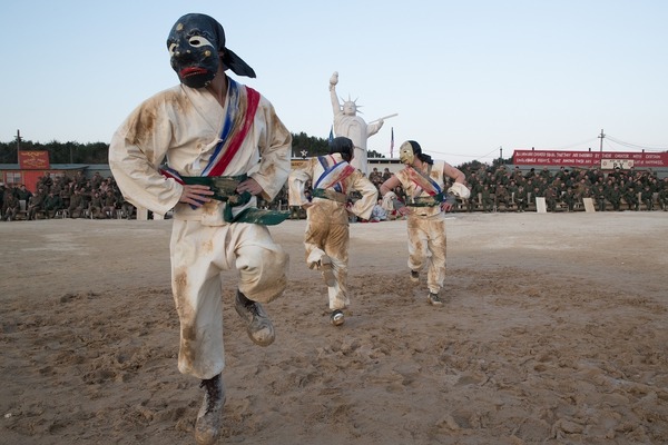 『スウィング・キッズ』　(C) 2018 NEXT ENTERTAINMENT WORLD & ANNAPURNA FILMS. All Rights Reserved.