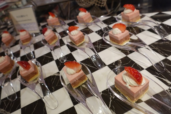 「ネオ・ビストロ・ビュッフェ～グルメの宴＆ストロベリーミュージアム～」