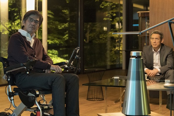 『太陽は動かない』　（C）吉田修一／幻冬舎 （C）2020 映画「太陽は動かない」製作委員会