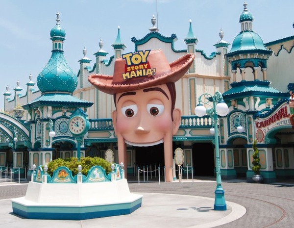 37周年を祝ってBIGが登場！(C) Disney