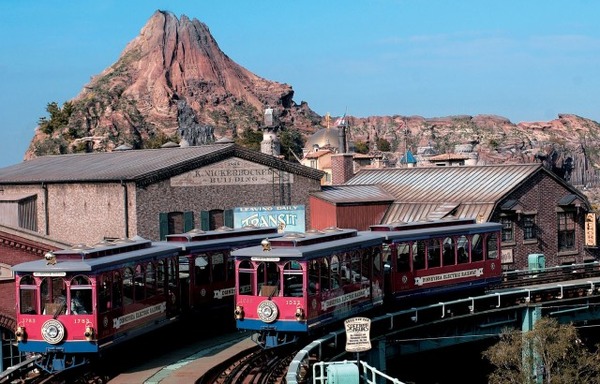 社員の一時帰休、役員の報酬自主返納も行うことを発表した東京ディズニーリゾート(C) Disney