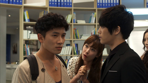 「ボスを守れ」 -(C) SBS