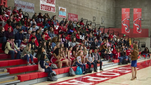 「ハイスクール・ミュージカル：ザ・ミュージカル」第1話（C） 2020 Disney