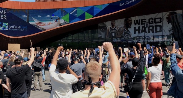 『MAYDAY』『緊急事態宣言』（C）2020 Transformer, Inc.