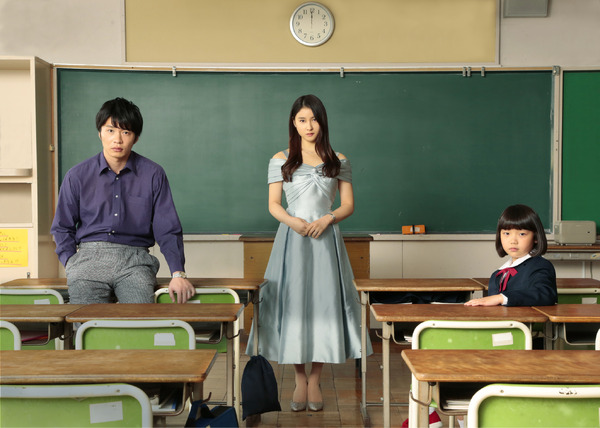 『哀愁しんでれら』　(C) 2021 「哀愁しんでれら」製作委員会