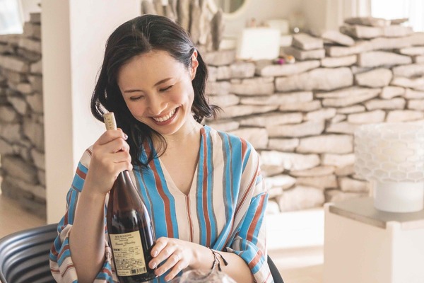 『空に住む』明日子（C）2020 HIGH BROW CINEMA