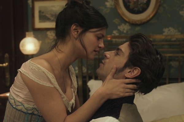 『シラノ・ド・ベルジュラックに会いたい！』　（C）LEGENDE FILMS - EZRA - GAUMONT - FRANCE 2 CINEMA - EZRA - NEXUS FACTORY - UMEDIA, ROSEMONDE FILMS - C2M PRODUCTIONS