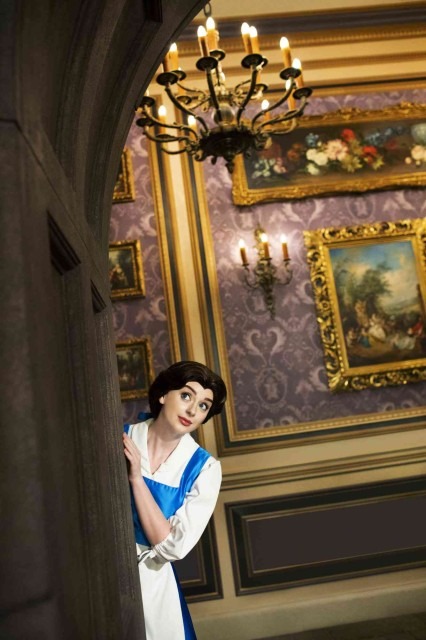 新アトラクション「美女と野獣“魔法のものがたり”」がテーマの作品(C) Disney