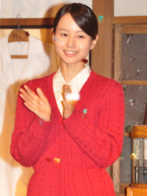 「梅ちゃん先生」クランクアップ