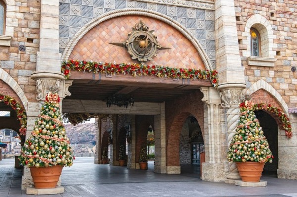 クリスマスの東京ディズニーリゾート(C) Disney