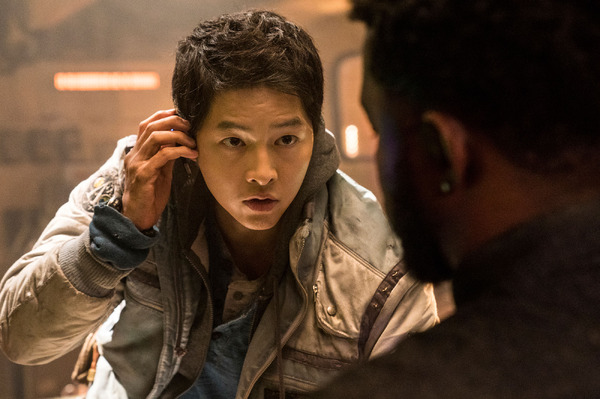 Netflix映画『 スペース・スウィーパーズ 』2月5日独占配信開始