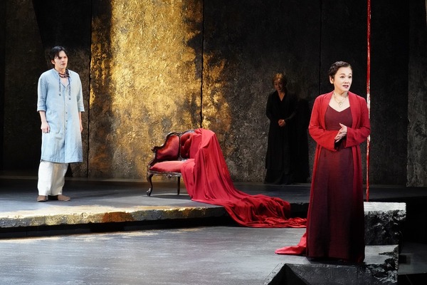 舞台「フェードル」撮影：田中亜紀