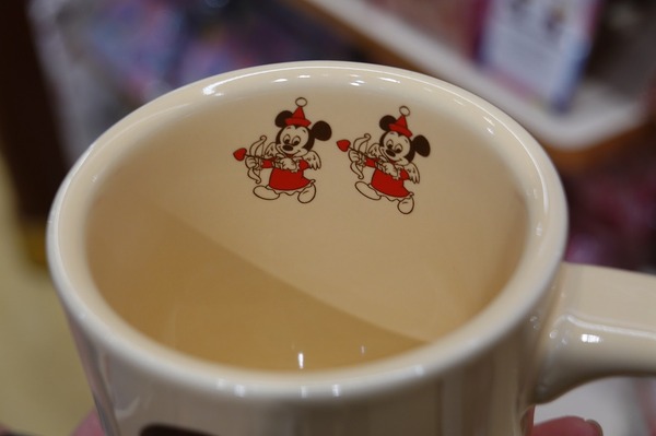 マグカップ＜ミッキー&フレンズ＞1,100円