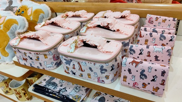 撮影協力：ディズニーストア 東京ディズニーリゾート店 (C) Disney