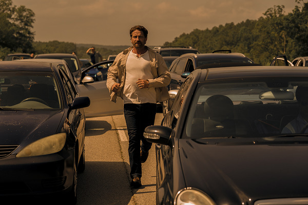 『グリーンランドー地球最後の2日間ー』（C）2020 STX FINANCING, LLC.  ALL RIGHTS RESERVED.