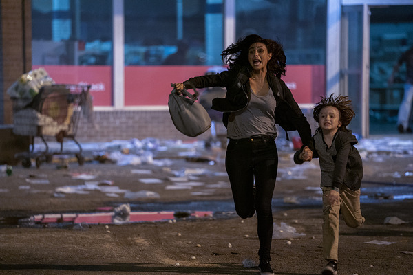 『グリーンランドー地球最後の2日間ー』（C）2020 STX FINANCING, LLC.  ALL RIGHTS RESERVED.