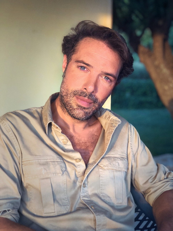 『ベル・エポックでもう一度』二コラ・ブドス監督　(C) 2019-LES FILMS DU KIOSQUE-PATHÉ FILMS-ORANGE STUDIO-FRANCE 2 CINÉMA-HUGAR PROD-FILSUMEDIA