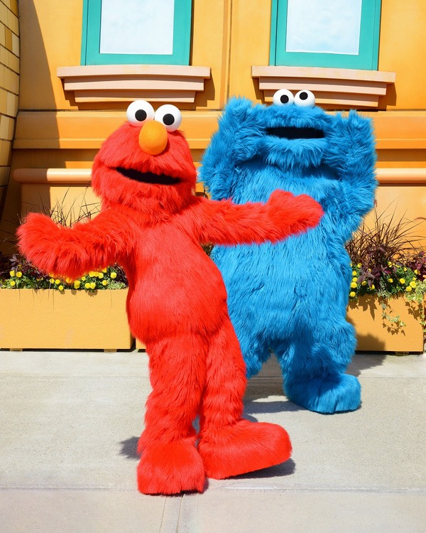 TM & (C) 2021 Sesame Workshop(C) 2021 Universal Studios. All Rights Reserved.画像提供：ユニバーサル・スタジオ・ジャパン、読売巨人軍
