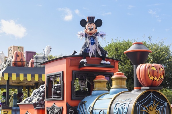 「ミッキー＆フレンズのグリーティングパレード：ハロウィーンバージョン」