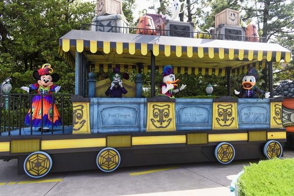 「ミッキー＆フレンズのグリーティングパレード：ハロウィーンバージョン」