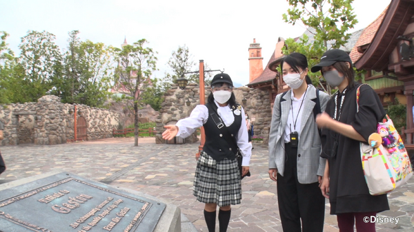 美女と野獣エリアの「ガイドツアーキャスト」に密着！