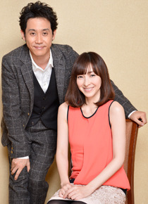 『グッモーエビアン！』麻生久美子＆大泉洋／photo：Yoshio Kumagai