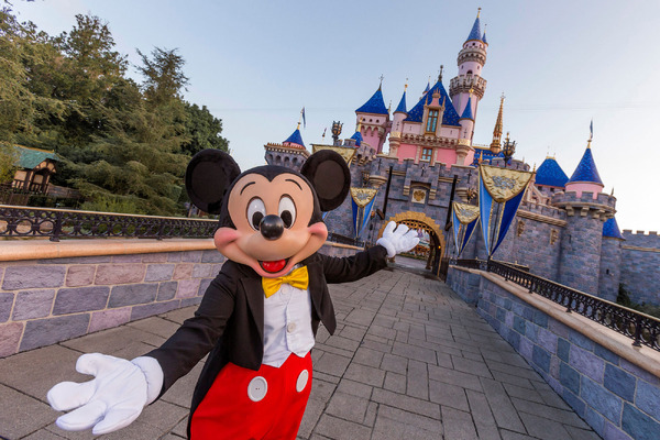 ディズニーランド Photo Joshua Sudock/Walt Disney World Resorts via Getty Images