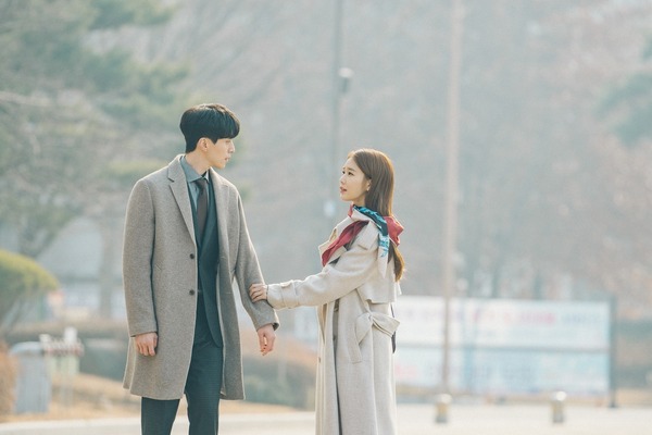 「真心が届 く ~僕とスターのオフィス・ラブ!?~」（C）STUDIO DRAGON CORPORATION