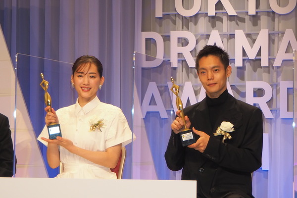 綾瀬はるか＆窪田正孝「東京ドラマアウォード2021」授賞式