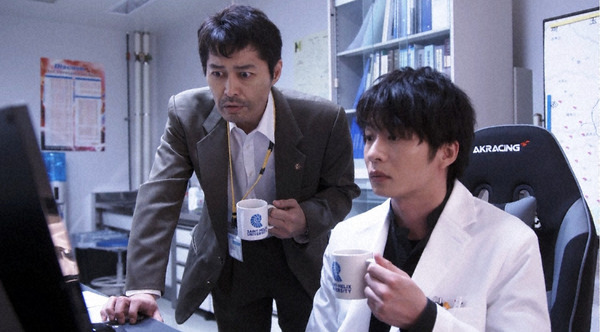 「らせんの迷宮」第3話（C）夏緑・菊田洋之・小学館／テレビ東京／AX-ON