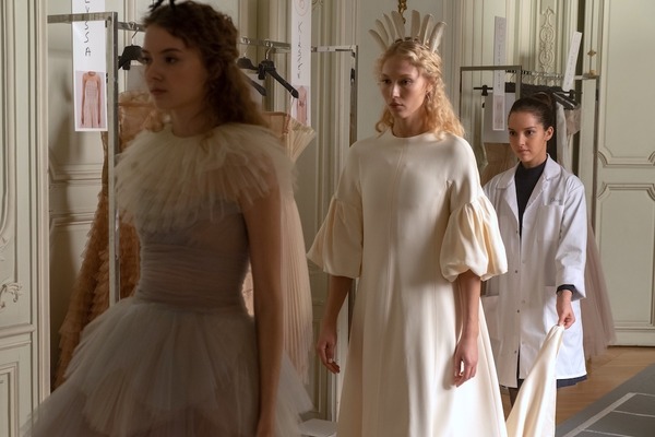 『オートクチュール』（C）2019 - LES FILMS DU 24 - LES PRODUCTIONS DU RENARD - LES PRODUCTIONS JOUROR