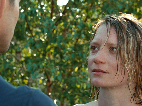 『ベルイマン島にて』（C）2020 CG Cinéma ‒ Neue Bioskop Film ‒ Scope Pictures ‒ Plattform Produktion ‒ Arte France Cinéma