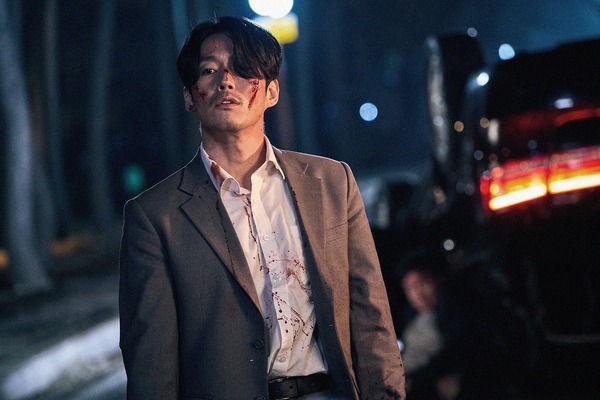 『狼たちの墓標』 （C） 2021 ASCENDIO CO., LTD., DAYDREAM ENTERTAINMENT CO., LTD., BON FACTORY CO., LTD., JOY N CINEMA CO., LTD., ALL RIGHTS RESERVED.