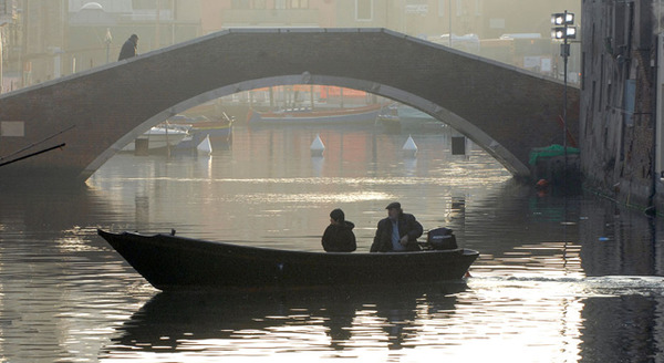 『ある海辺の詩人―小さなヴェニスで―』 -(C) 2011 Jolefilm S.r.l.- Æternam Films S.a.r.l - ARTE France Cinéma