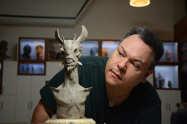 『クリーチャー・デザイナーズ ハリウッド特殊効果の魔術師たち』（C）FRENETICARTS 2015