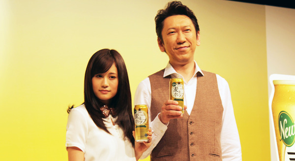 「サッポロ 麦とホップ」新CM会見（前田敦子＆布袋寅泰）