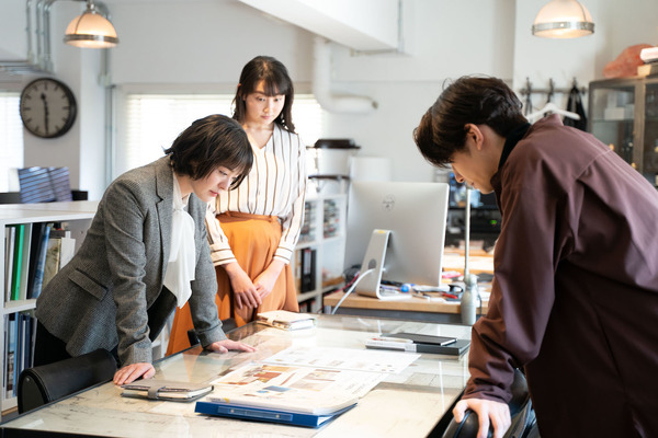 「5つの歌詩」より「空を読む」