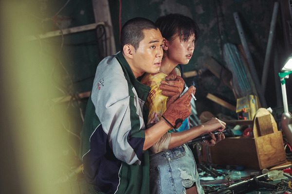 『人質 韓国トップスター誘拐事件』 　（C）2021 NEXT ENTERTAINMENT WORLD & FILMMAKERS R&K & SEM COMPANY. All Rights Reserved.