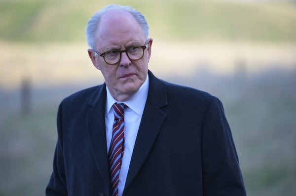 「ザ・オー ルドマン～元 CIA の葛藤」　（C）2022 Disney and its related entities