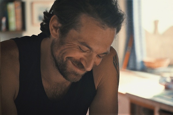 『彼女のいない部屋』（C）2021 - LES FILMS DU POISSON – GAUMONT – ARTE FRANCE CINEMA – LUPA FILM