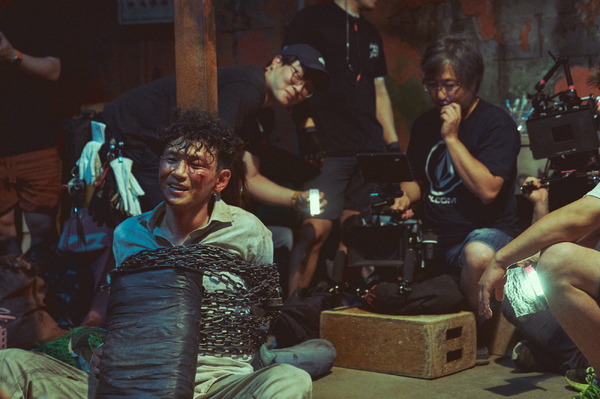 『人質 韓国トップスター誘拐事件』(C) 2021 NEXT ENTERTAINMENT WORLD & FILMMAKERS R&K & SEM COMPANY. All Rights Reserved.