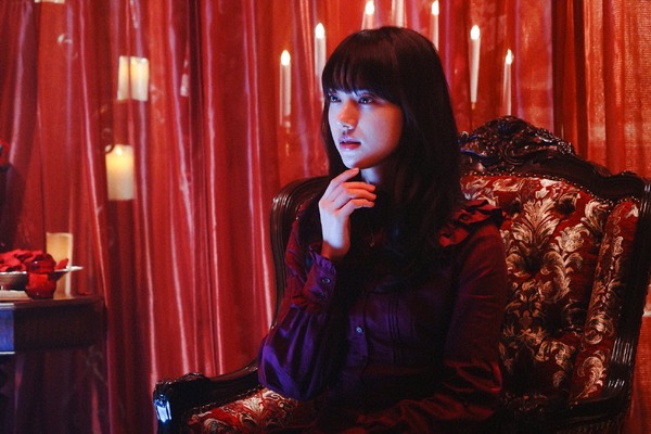 「霊媒探偵・城塚翡翠」第1話（C）NTV